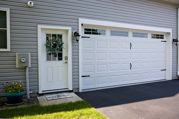 24/7 Emergency Garage Door Panel Replacement experts in Hamilton Square, NJ